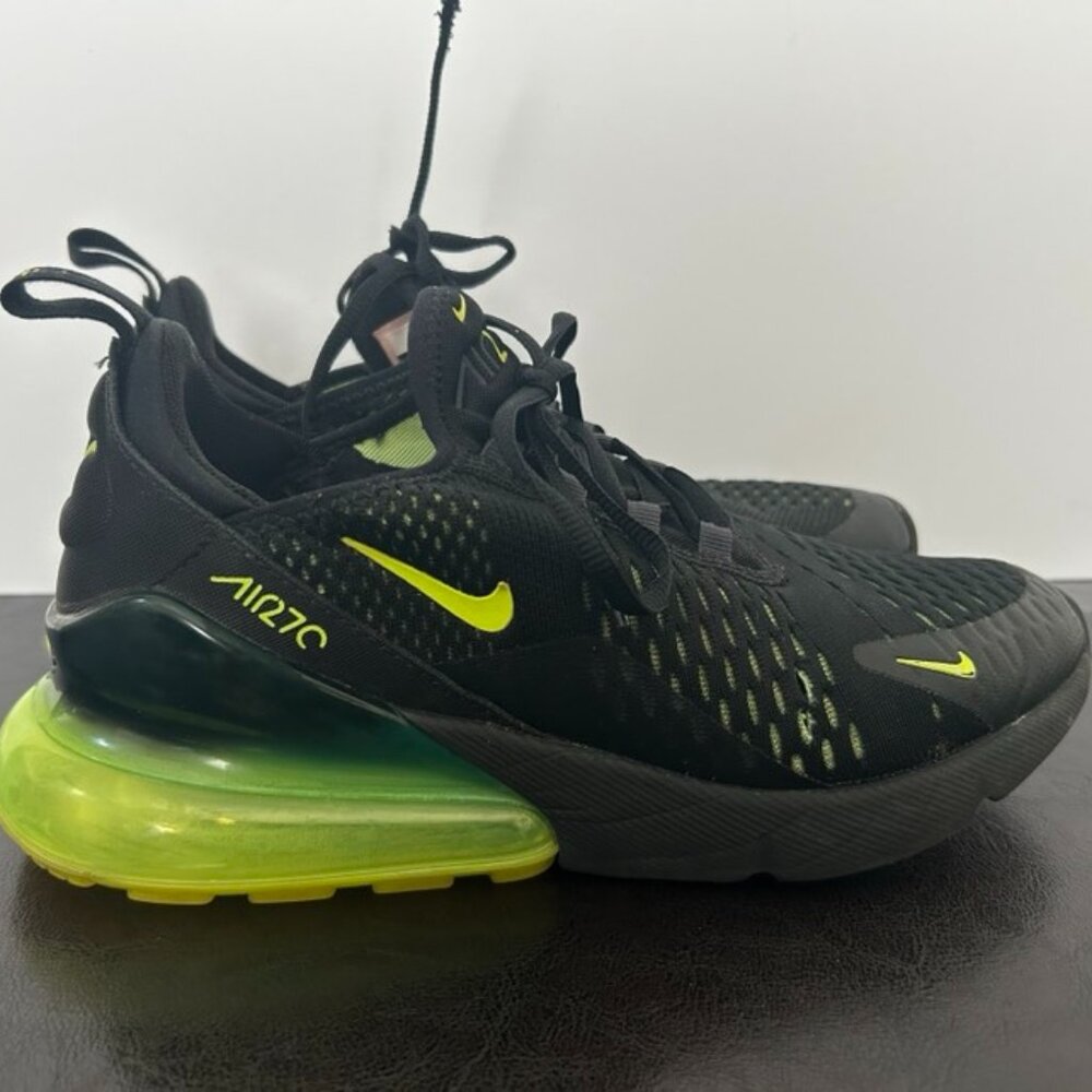 Women Nike Air Max black and yellow size 6.5
